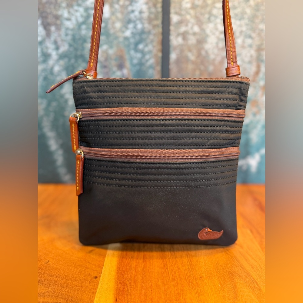 Dooney & Bourke Nylon North South Triple Zip Crossbody (EUC) - Picture 7 of 13
